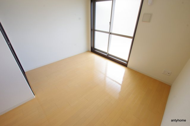 エクセレント上新１7　仲介手数料無料の洋室