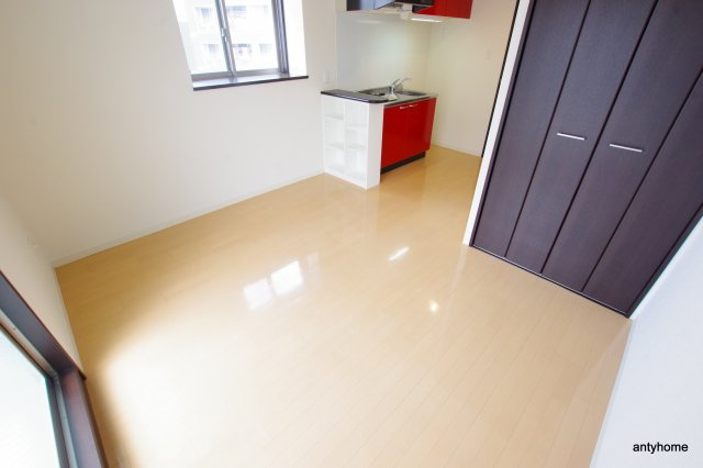 エクセレント上新１7　仲介手数料無料の居間・リビング