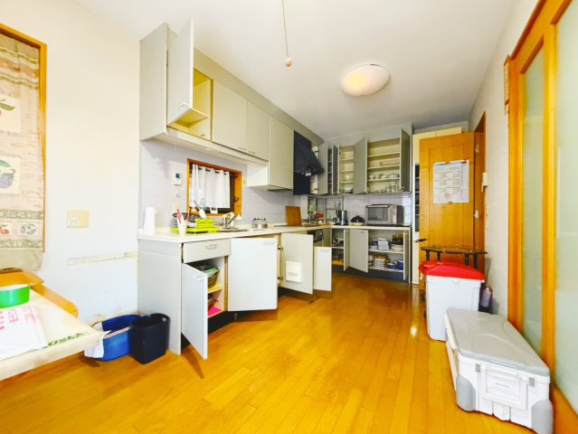 まるで官僚のお屋敷♪昇降機付き矢板市中古住宅のキッチン
