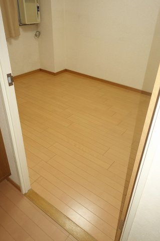 マンションニュー本郷の洋室