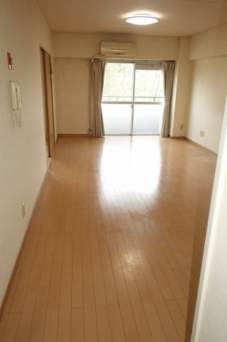 マンションニュー本郷の居間・リビング