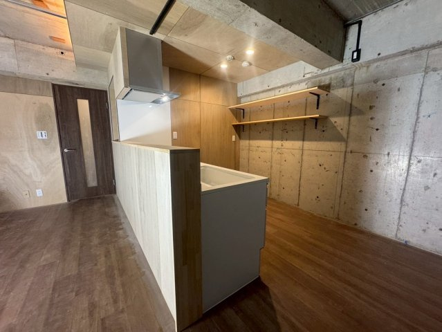 －三丁目不動産-　本庄スカイハイツB棟4階　EV付　内工事のキッチン|きれいなキッチンです