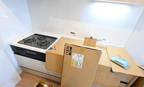 新松戸南パークハウスＡ棟のキッチン|コンパクトなキッチンで掃除もラクラク
