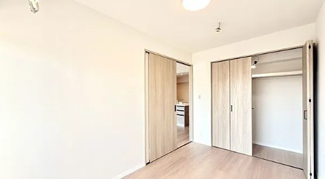 前川公園ローヤルコーポの洋室|コンパクトで使いやすい洋室です