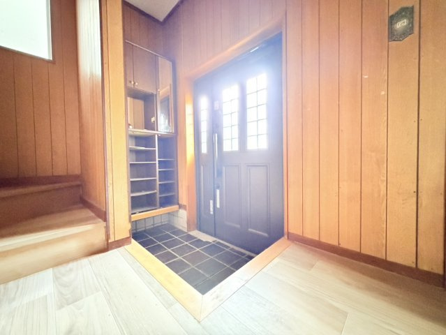 取手市双葉中古物件の玄関