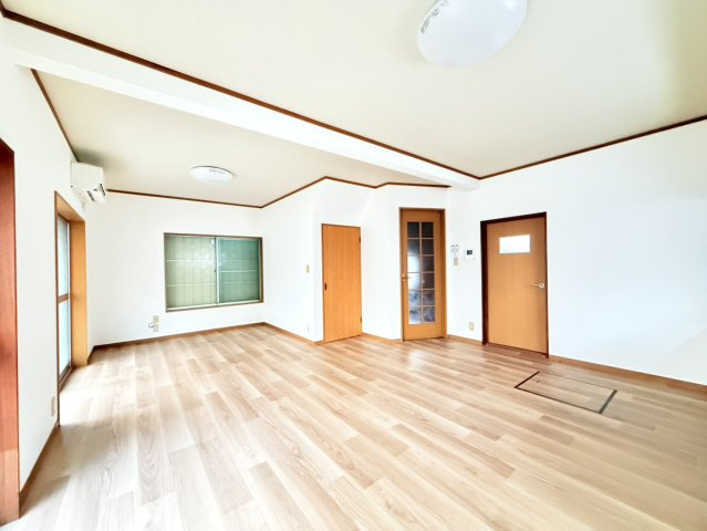 取手市双葉中古物件の居間・リビング