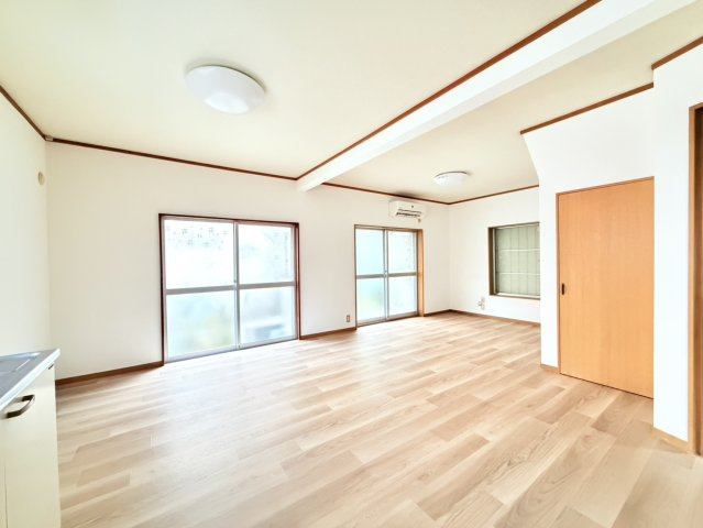 取手市双葉中古物件の居間・リビング