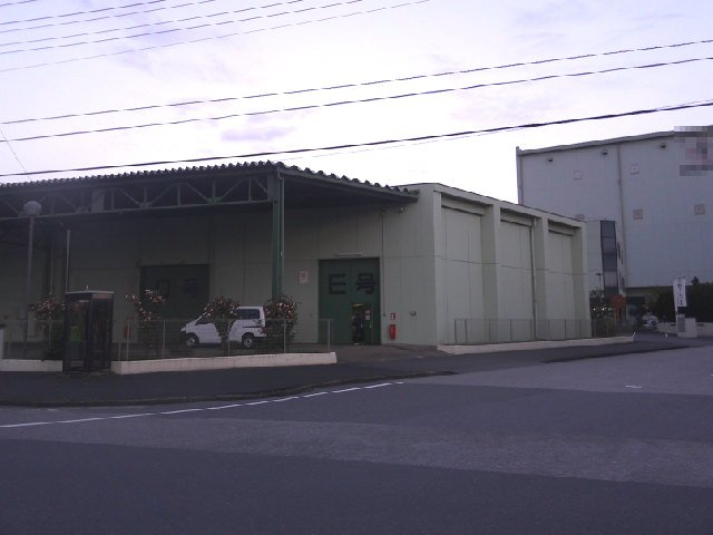 千葉市中央区中央港２丁目の倉庫
