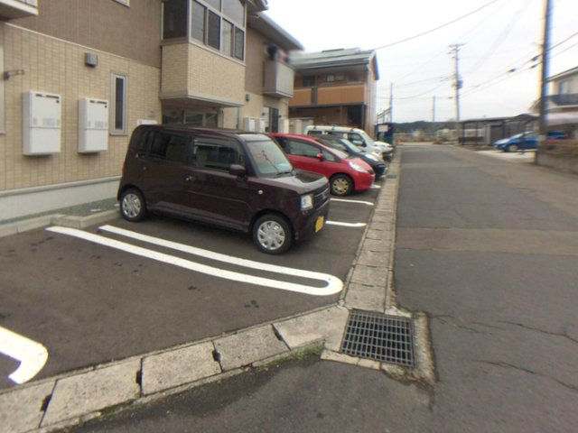 ディアコート和田駅前201の駐車場