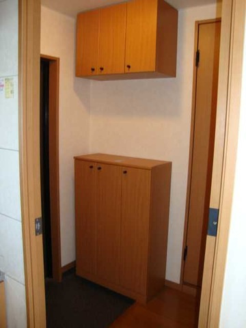 エポック弥生が丘Ⅱの玄関|シューズボックス付きの玄関です★