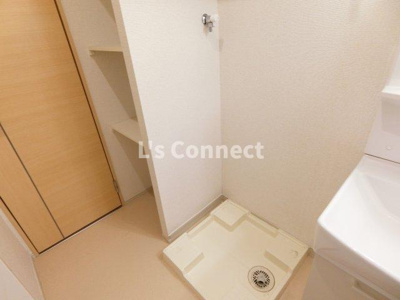 【設備】 | アリエールⅠ | 室内洗濯機置き場には排水パン付き。