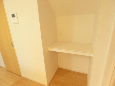 【その他】 | ボナールハイムⅡ | ＬＤＫには棚があります。