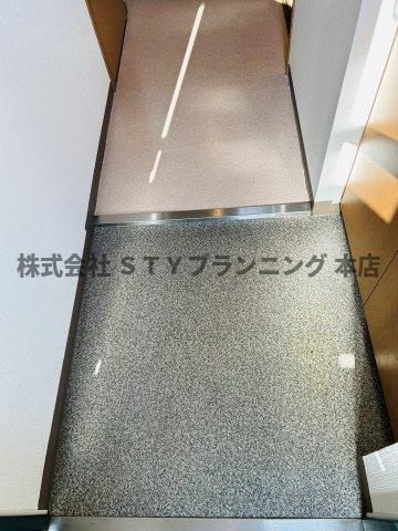 仲介手数料0円！リヴシティ金山の玄関