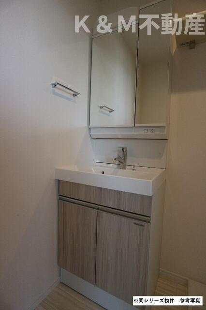 ＲＥＧＡＬＥＳＴ　ＮＥＸＴＥＲＡの洗面所|ゆったりとスペースのある洗面所