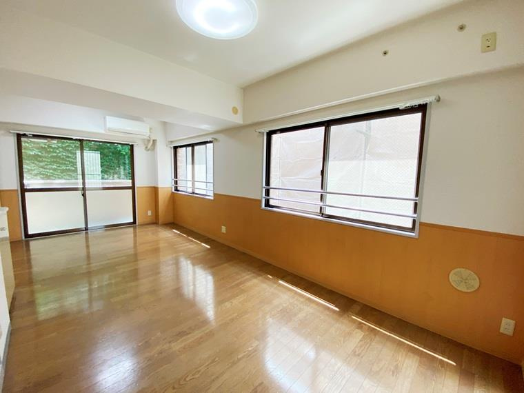 ビッグヴァン横濱山手の居間・リビング