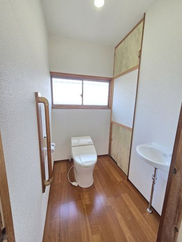 太田市由良町　中古住宅のトイレ