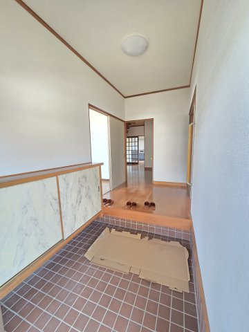 太田市由良町　中古住宅の玄関
