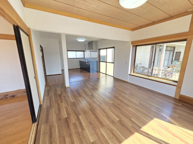 太田市由良町　中古住宅の居間・リビング