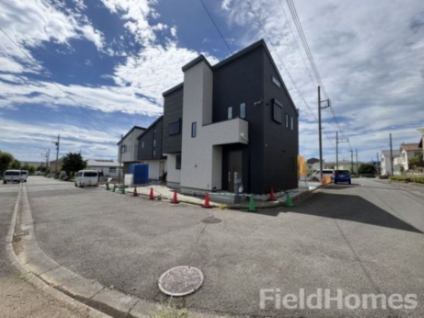 秦野市堀山下新築戸建て　第2-1号棟の前面道路含む現地写真|前面道路含む現地写真です。
