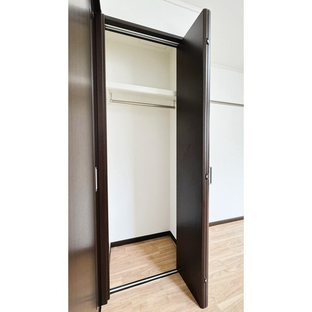 Ｇ・Ａパーク戸部Ａ棟の収納|クローゼット内