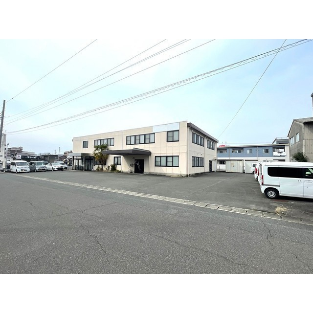 岐阜市宇佐南３丁目の事務所の駐車場