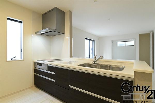 リーブルガーデン笛堂 １号棟 ／新築一戸建の内観：施工例|■家族とのコミュニケーションがとりやすい人気のカウンターキッチン！■