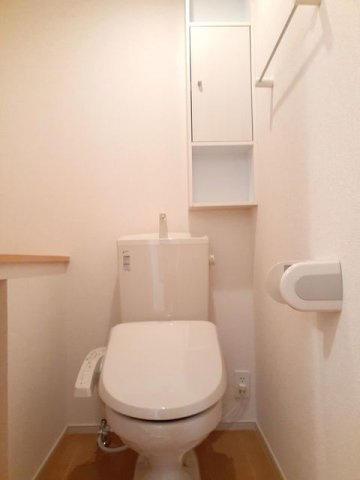 レジーナ秋吉Ⅱのトイレ|コンパクトで使いやすいトイレです