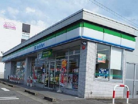レジーナ秋吉Ⅱの周辺|ファミリーマート富山中川原店まで260m