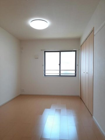 レジーナ秋吉Ⅱのトイレ|ゆったりとした空間のトイレです