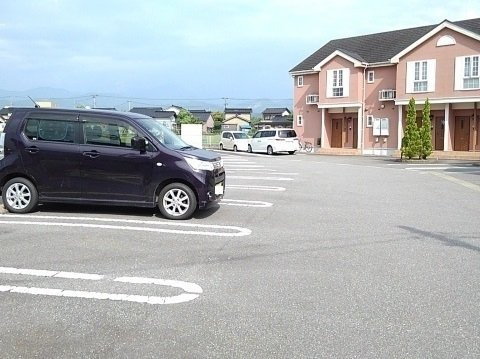 プランソレイユＡの駐車場|駐車場に車を止められます