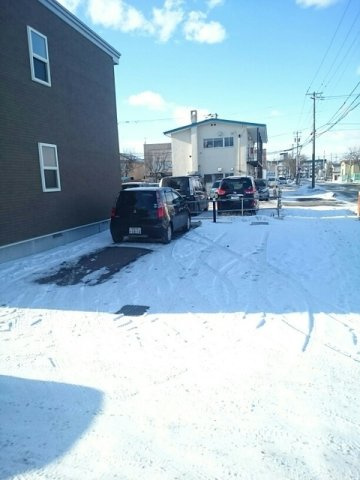 メゾン　オオコシの駐車場