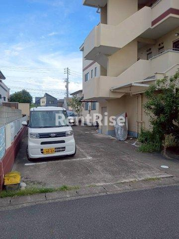 サンライト藤宮の駐車場