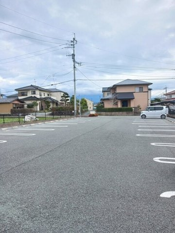 すみれの駐車場