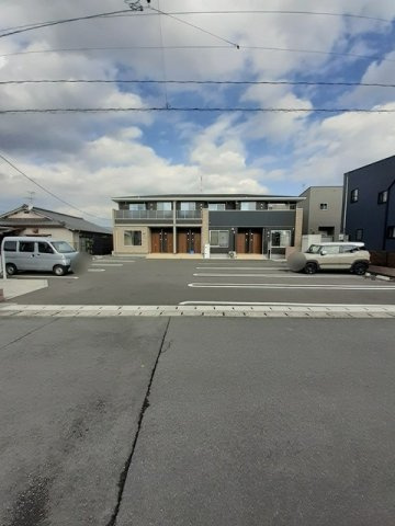 フォレスタ野間口の駐車場
