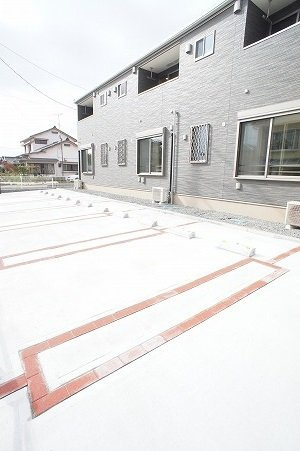 ラ・ルーチェⅡの駐車場