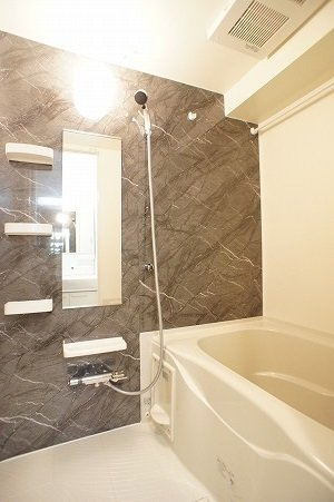 ラ・ルーチェⅡの浴室