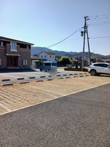 アミティコ　キャステッロⅠの駐車場