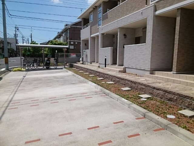 ファイン幸友の駐車場