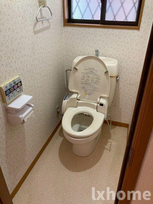 摂津戸建⑧のトイレ|トイレです