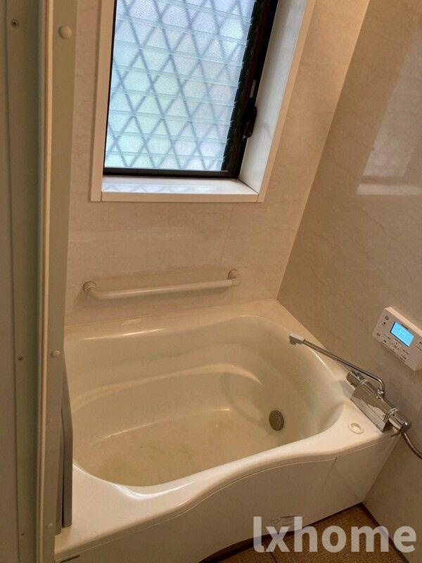 摂津戸建⑧の浴室|コンパクトで使いやすいお風呂です