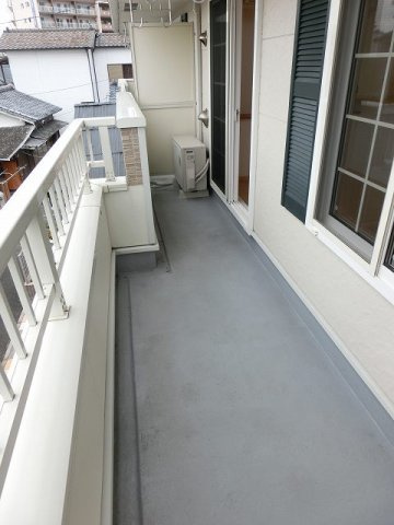 ガーデンハウス谷町のバルコニー
