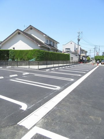 フェアリー　Ⅱの駐車場