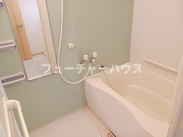 プラドール岡崎の浴室