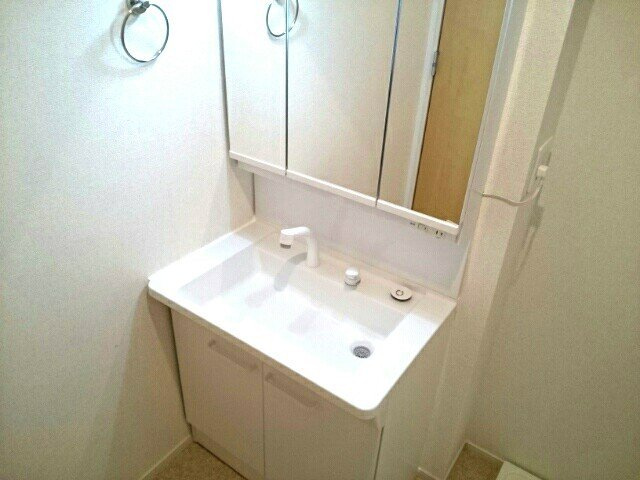 アドニスＡの洗面所