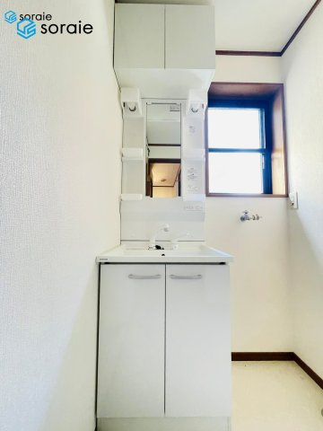 川越市岸町1丁目　中古戸建の独立洗面台|4/6撮影
