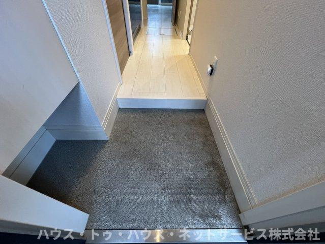アドラブールの玄関