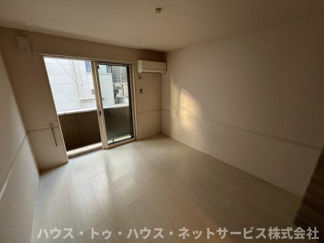 アドラブールの洋室