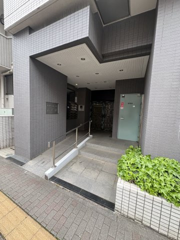 藤和シティホームズ六義園のエントランス