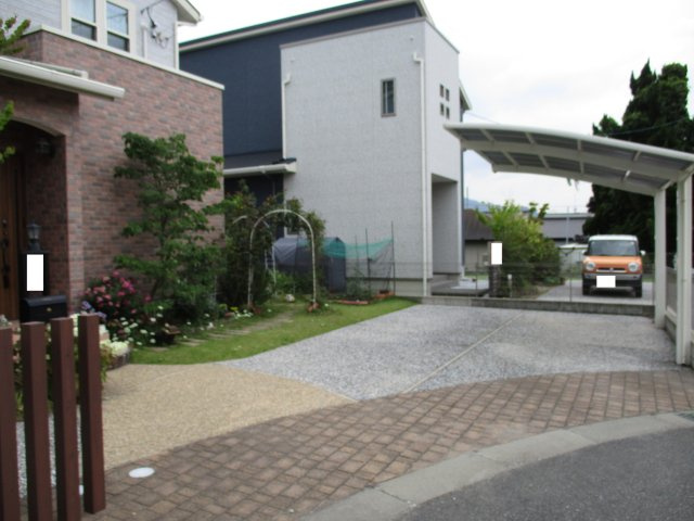 湯川三丁目2番32号（B-18）の駐車場