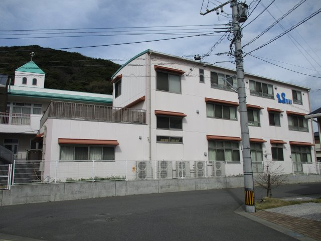 湯川三丁目2番32号（B-18）の周辺